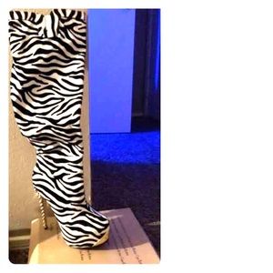 Zebra Spike boots